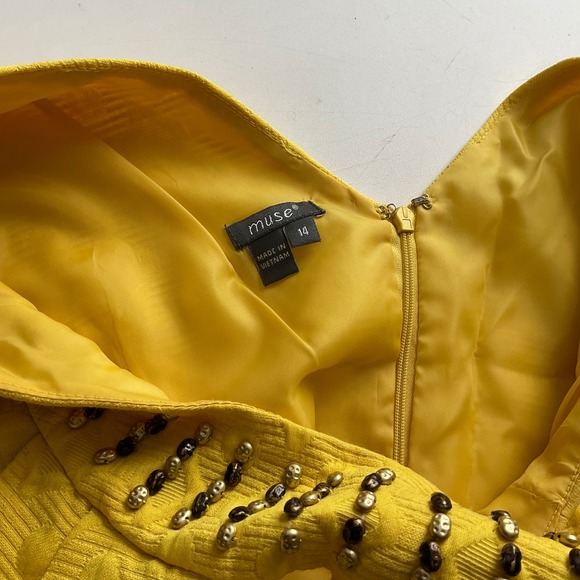 Muse Yellow Textured Jacquard Embellished Neckline Sheath Dress Size 14 - Picture 5 of 7